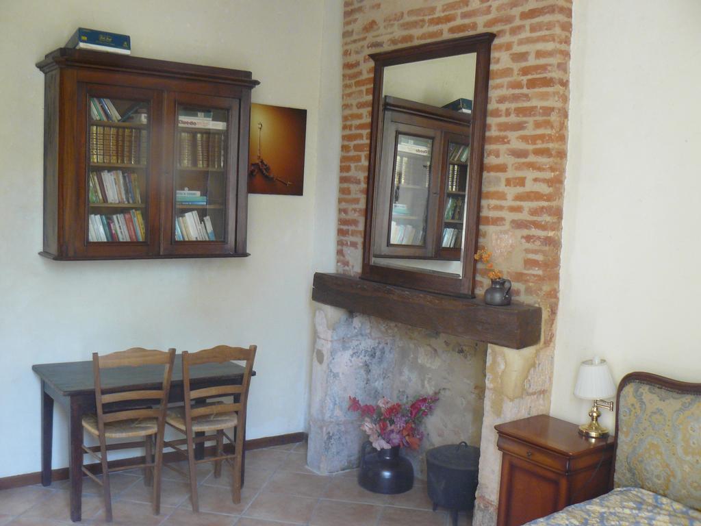 Chambres D'Hotes & Gites Pouget Les Eyzies Rom bilde